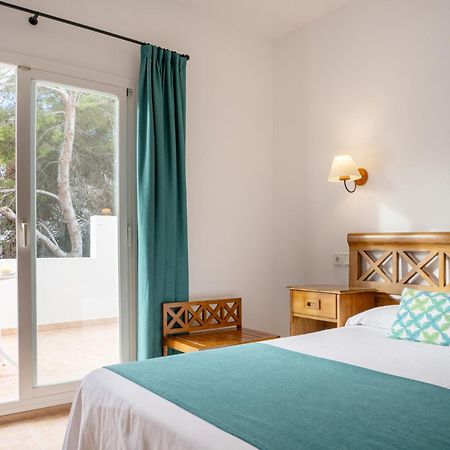 Hotel Roca Plana Es Pujols Exteriör bild