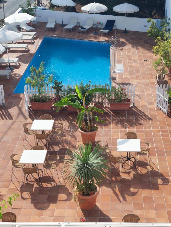 Hotel Roca Plana Es Pujols Exteriör bild